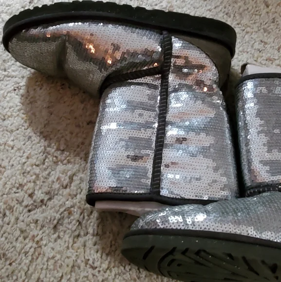 Ugg silver sequin and gray suede boot - Picture 3 of 9